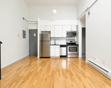 320 melrose st - Photo Thumbnail 1