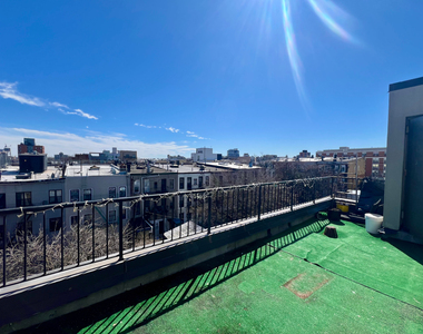 320 melrose st - Photo Thumbnail 9