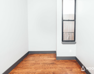 269 Meserole Street - Photo Thumbnail 7