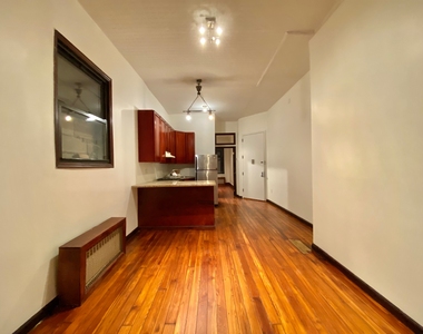 137 Bleecker Street - Photo Thumbnail 7