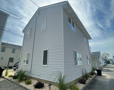 23 E Surf Way - Photo Thumbnail 1