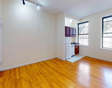434 East 89th Street - Photo Thumbnail 3