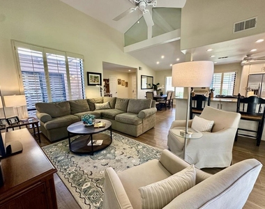 110 Giralda Circle - Photo Thumbnail 8