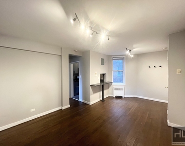 East 58 Street - Photo Thumbnail 6