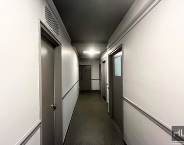 East 58 Street - Photo Thumbnail 13