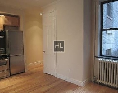 East 35th Street - Photo Thumbnail 2