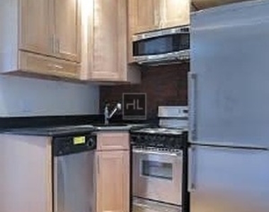 East 35th Street - Photo Thumbnail 3