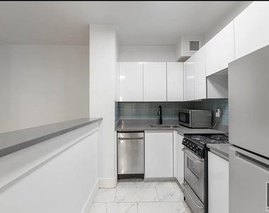 East 37th Street - Photo Thumbnail 4