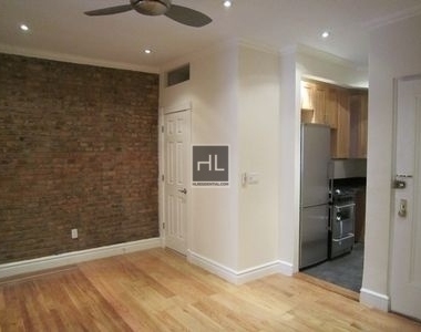 East 32nd Street - Photo Thumbnail 1