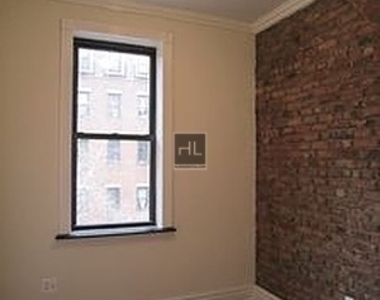 East 32nd Street - Photo Thumbnail 7