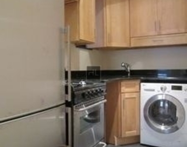 East 32nd Street - Photo Thumbnail 5