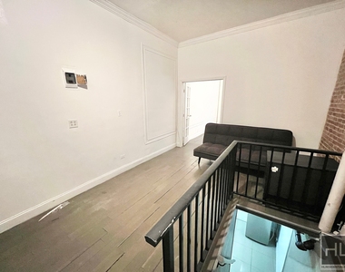 East 83rd Street - Photo Thumbnail 3