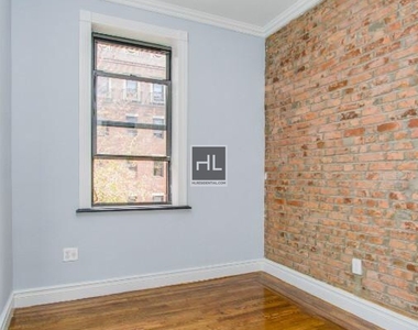 East 32nd Street - Photo Thumbnail 5