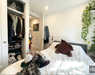 East 88th Street - Photo Thumbnail 7
