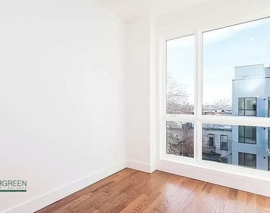 406 Cornelia Street - Photo Thumbnail 2
