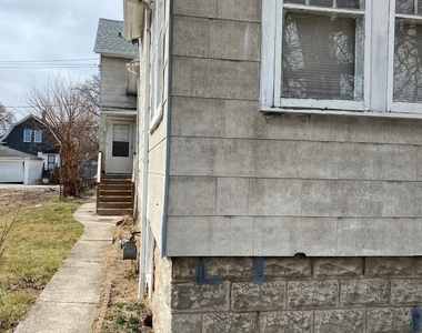 1508 S 1st Avenue - Photo Thumbnail 1