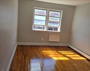 544 E 81st Street - Photo Thumbnail 8