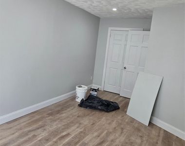 544 E 81st Street - Photo Thumbnail 4