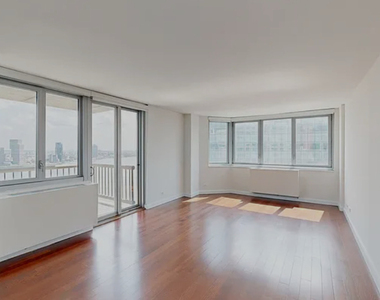 East 34th Street - Photo Thumbnail 0