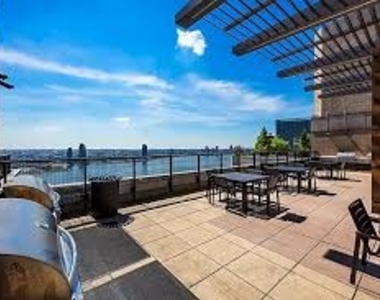 East 34th Street - Photo Thumbnail 16