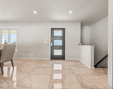 866 Red Oaks Drive - Photo Thumbnail 5