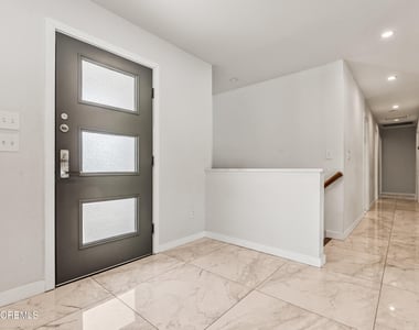 866 Red Oaks Drive - Photo Thumbnail 6