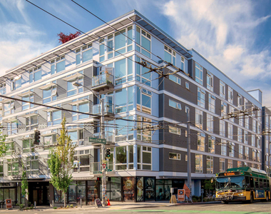 320 East Pine - Photo Thumbnail 2