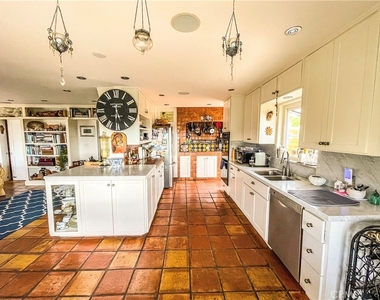 30722 Marilyn Drive - Photo Thumbnail 4
