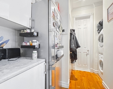 340 East 55th Street - Photo Thumbnail 6