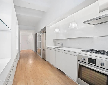 15 Broad St - Photo Thumbnail 1