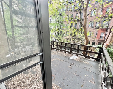 East 83rd Street - Photo Thumbnail 5