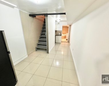 East 83rd Street - Photo Thumbnail 6