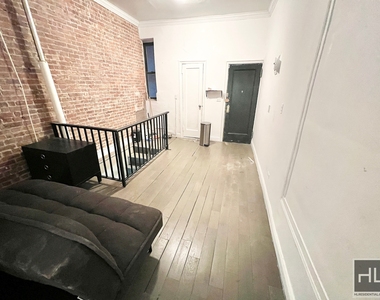 East 83rd Street - Photo Thumbnail 3
