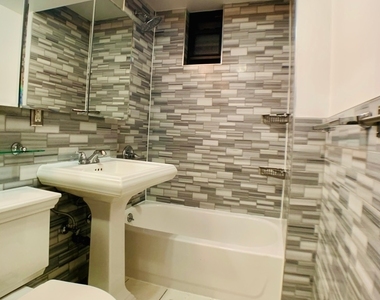 East 32nd Street - Photo Thumbnail 14