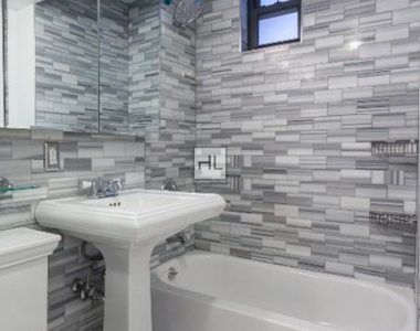 East 32nd Street - Photo Thumbnail 11