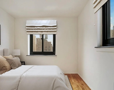 East 30th Street - Photo Thumbnail 3