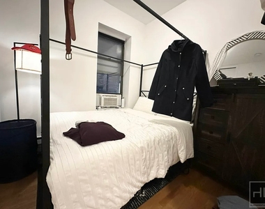 East 58th Street - Photo Thumbnail 7