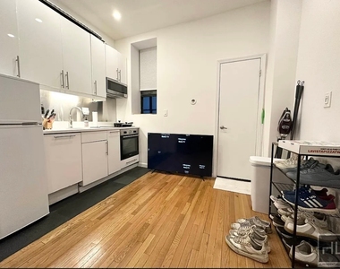 East 58th Street - Photo Thumbnail 3
