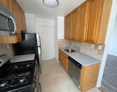 4430 Douglaston - Photo Thumbnail 3