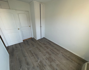 4430 Douglaston - Photo Thumbnail 10