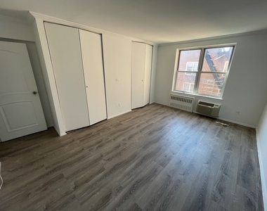 4430 Douglaston - Photo Thumbnail 15