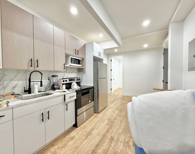 1518 Jefferson Avenue - Photo Thumbnail 2