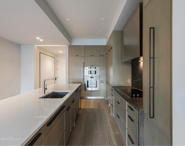 90 Lexington Ave - Photo Thumbnail 1
