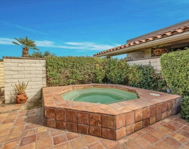 2 Cornell Drive - Photo Thumbnail 4