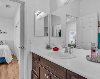 83721 Mirabella Drive - Photo Thumbnail 13