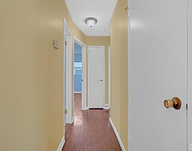 21 Westbury Road - Photo Thumbnail 11