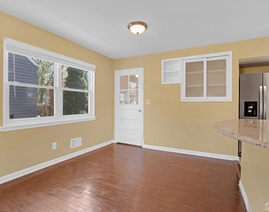 21 Westbury Road - Photo Thumbnail 10
