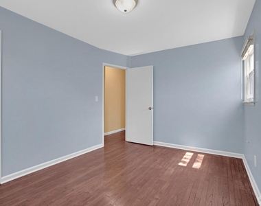 21 Westbury Road - Photo Thumbnail 13