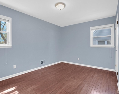 21 Westbury Road - Photo Thumbnail 12