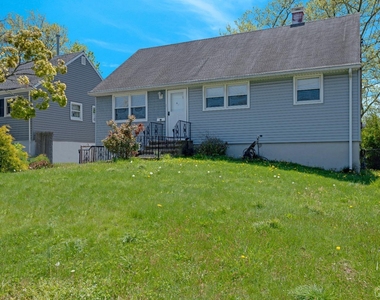21 Westbury Road - Photo Thumbnail 1